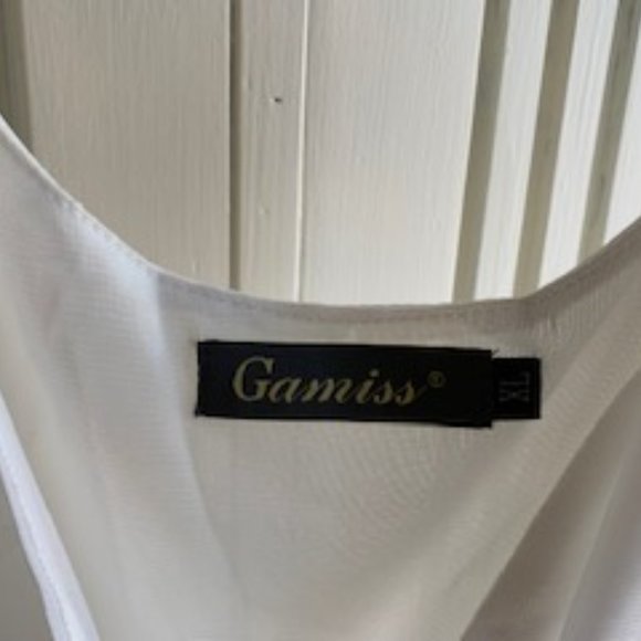 sexy free flowing white mini dress with outer layer - Picture 3 of 3